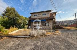 Detached House with garage