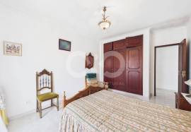 Charming Traditional 4-Bedroom Villa in Espiche – Lagos