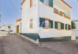 Charming Traditional 4-Bedroom Villa in Espiche – Lagos