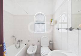 Charming Traditional 4-Bedroom Villa in Espiche – Lagos