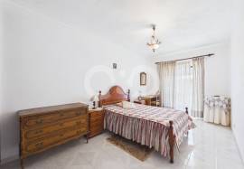 Charming Traditional 4-Bedroom Villa in Espiche – Lagos