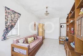 Charming Traditional 4-Bedroom Villa in Espiche – Lagos