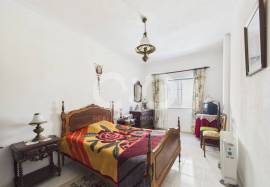 Charming Traditional 4-Bedroom Villa in Espiche – Lagos