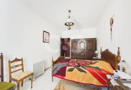 Charming Traditional 4-Bedroom Villa in Espiche – Lagos