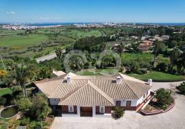 3 Bedroom Country House with Sea View – Near Lagos