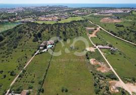 2.8 Hectares of Land with building permission and project 5minutes from the centre of Luz