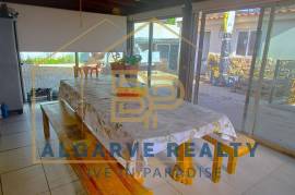 3 bedroom villa with backyard 10 min from the beaches