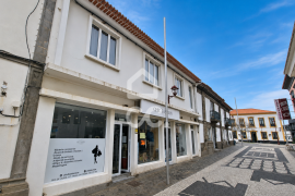 Commercial Building in the Center of Praia da Vitória Commercial Building in the Center of Praia da Vitória