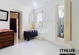 T1 next to the castle in the heart of the historic center of Campo Maior, a good investment opportunity.