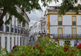 T1 next to the castle in the heart of the historic center of Campo Maior, a good investment opportunity.