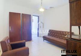 T1 next to the castle in the heart of the historic center of Campo Maior, a good investment opportunity.