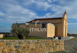 T1 next to the castle in the heart of the historic center of Campo Maior, a good investment opportunity.