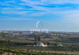T1 next to the castle in the heart of the historic center of Campo Maior, a good investment opportunity.