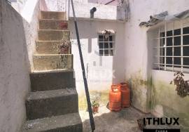 T1 next to the castle in the heart of the historic center of Campo Maior, a good investment opportunity.
