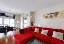 Bright 3-bedroom apartment with garage and parking included in Cueva de Menga