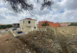 New House in Quiet Area