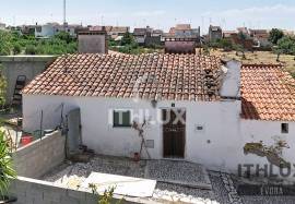 House located in São Romão/Ciladas, Vila Viçosa with a private gross area of 82m2 and land of 304m2 House located in São Romão/Ciladas, Vila Viçosa with a private gross area of 82m2 and land of 304m2
