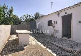 House located in São Romão/Ciladas, Vila Viçosa with a private gross area of 82m2 and land of 304m2