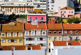 Renovated 2 bedroom apartment | Next to the Pestana Palace Hotel.