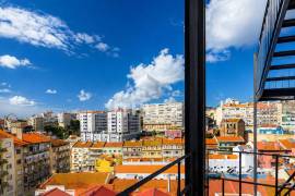 Renovated 2 bedroom apartment | Next to the Pestana Palace Hotel.
