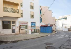 Covered parking with 15 m2 located on Rua do Mocimento das Forças Armadas in the epicenter of Albufeira Covered parking with 15 m2 located on Rua do Mocimento das Forças Armadas in the epicenter of Albufeira