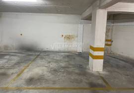 Covered parking with 15 m2 located on Rua do Mocimento das Forças Armadas in the epicenter of Albufeira Covered parking with 15 m2 located on Rua do Mocimento das Forças Armadas in the epicenter of Albufeira