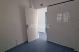 Urban banking building consisting of 2 floors located in a consolidated residential area in Brejos de Azeitão Urban banking building consisting of 2 floors located in a consolidated residential area in Brejos de Azeitão