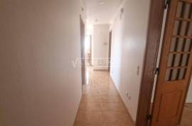 Urban banking building consisting of 2 floors located in a consolidated residential area in Brejos de Azeitão Urban banking building consisting of 2 floors located in a consolidated residential area in Brejos de Azeitão