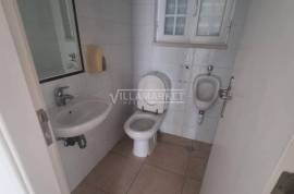 Urban banking building consisting of 2 floors located in a consolidated residential area in Brejos de Azeitão Urban banking building consisting of 2 floors located in a consolidated residential area in Brejos de Azeitão