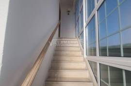 Urban banking building consisting of 2 floors located in a consolidated residential area in Brejos de Azeitão Urban banking building consisting of 2 floors located in a consolidated residential area in Brejos de Azeitão