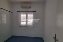 Urban banking building consisting of 2 floors located in a consolidated residential area in Brejos de Azeitão Urban banking building consisting of 2 floors located in a consolidated residential area in Brejos de Azeitão