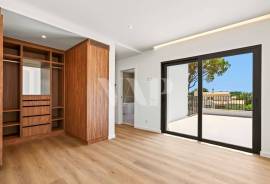 Contemporary 4 Bedroom Villa with Infinity Pool, Vilamoura Contemporary 4 Bedroom Villa with Infinity Pool, Vilamoura