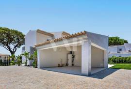 Contemporary 4 Bedroom Villa with Infinity Pool, Vilamoura Contemporary 4 Bedroom Villa with Infinity Pool, Vilamoura