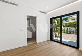 Contemporary 4 Bedroom Villa with Infinity Pool, Vilamoura Contemporary 4 Bedroom Villa with Infinity Pool, Vilamoura