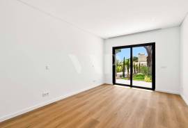 Contemporary 4 Bedroom Villa with Infinity Pool, Vilamoura Contemporary 4 Bedroom Villa with Infinity Pool, Vilamoura