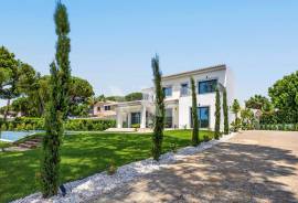 Contemporary 4 Bedroom Villa with Infinity Pool, Vilamoura Contemporary 4 Bedroom Villa with Infinity Pool, Vilamoura