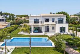 Contemporary 4 Bedroom Villa with Infinity Pool, Vilamoura Contemporary 4 Bedroom Villa with Infinity Pool, Vilamoura