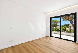 Contemporary 4 Bedroom Villa with Infinity Pool, Vilamoura Contemporary 4 Bedroom Villa with Infinity Pool, Vilamoura