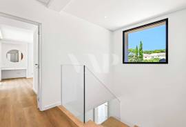 Contemporary 4 Bedroom Villa with Infinity Pool, Vilamoura Contemporary 4 Bedroom Villa with Infinity Pool, Vilamoura