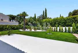 Contemporary 4 Bedroom Villa with Infinity Pool, Vilamoura Contemporary 4 Bedroom Villa with Infinity Pool, Vilamoura
