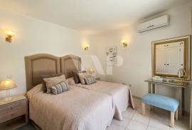3 Bedroom Villa with Pool 50 Meters from the Golf Course, Vilamoura 3 Bedroom Villa with Pool 50 Meters from the Golf Course, Vilamoura