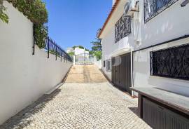 3 Bedroom Villa with Pool 50 Meters from the Golf Course, Vilamoura 3 Bedroom Villa with Pool 50 Meters from the Golf Course, Vilamoura