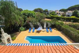 3 Bedroom Villa with Pool 50 Meters from the Golf Course, Vilamoura 3 Bedroom Villa with Pool 50 Meters from the Golf Course, Vilamoura