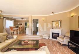 3 Bedroom Villa with Pool 50 Meters from the Golf Course, Vilamoura 3 Bedroom Villa with Pool 50 Meters from the Golf Course, Vilamoura
