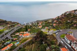Land with Approved Project in the Heart of Campanário