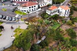Land with Approved Project in the Heart of Campanário