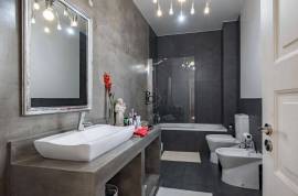 5 Bedroom Art Déco Apartment for Sale in Anjos, Lisbon | 197m² Luxury Heritage Property 5 Bedroom Art Déco Apartment for Sale in Anjos, Lisbon | 197m² Luxury Heritage Property