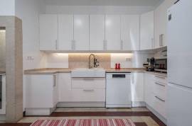 5 Bedroom Art Déco Apartment for Sale in Anjos, Lisbon | 197m² Luxury Heritage Property 5 Bedroom Art Déco Apartment for Sale in Anjos, Lisbon | 197m² Luxury Heritage Property
