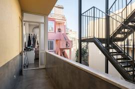 5 Bedroom Art Déco Apartment for Sale in Anjos, Lisbon | 197m² Luxury Heritage Property 5 Bedroom Art Déco Apartment for Sale in Anjos, Lisbon | 197m² Luxury Heritage Property