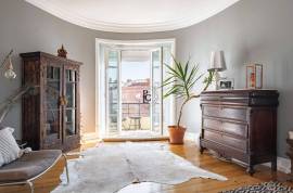 5 Bedroom Art Déco Apartment for Sale in Anjos, Lisbon | 197m² Luxury Heritage Property 5 Bedroom Art Déco Apartment for Sale in Anjos, Lisbon | 197m² Luxury Heritage Property